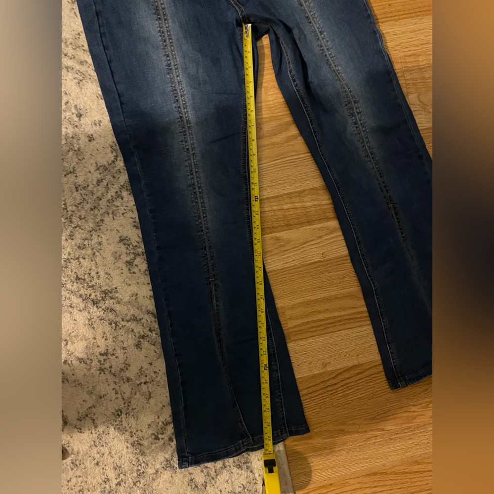 Venus Slit Bootcut Jeans Size 16–Medium/Dark Wash,Flat Front Panels, Side Zipper - Picture 7 of 12